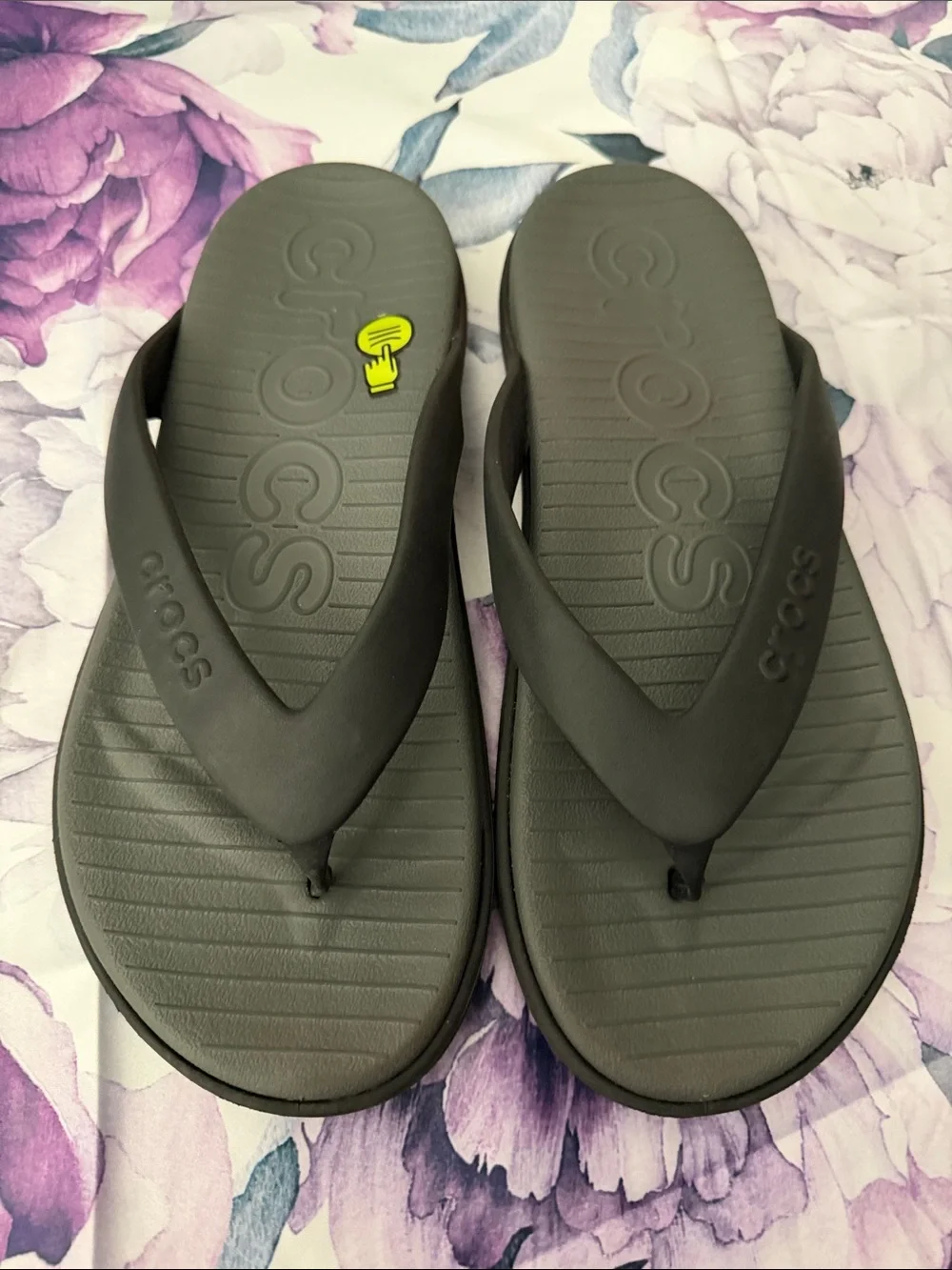 CROCS Coast Men’s Flip Flops Sz 10 Grey/Black